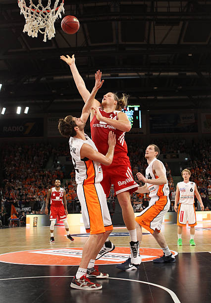 他们不仅靠 他们不仅靠